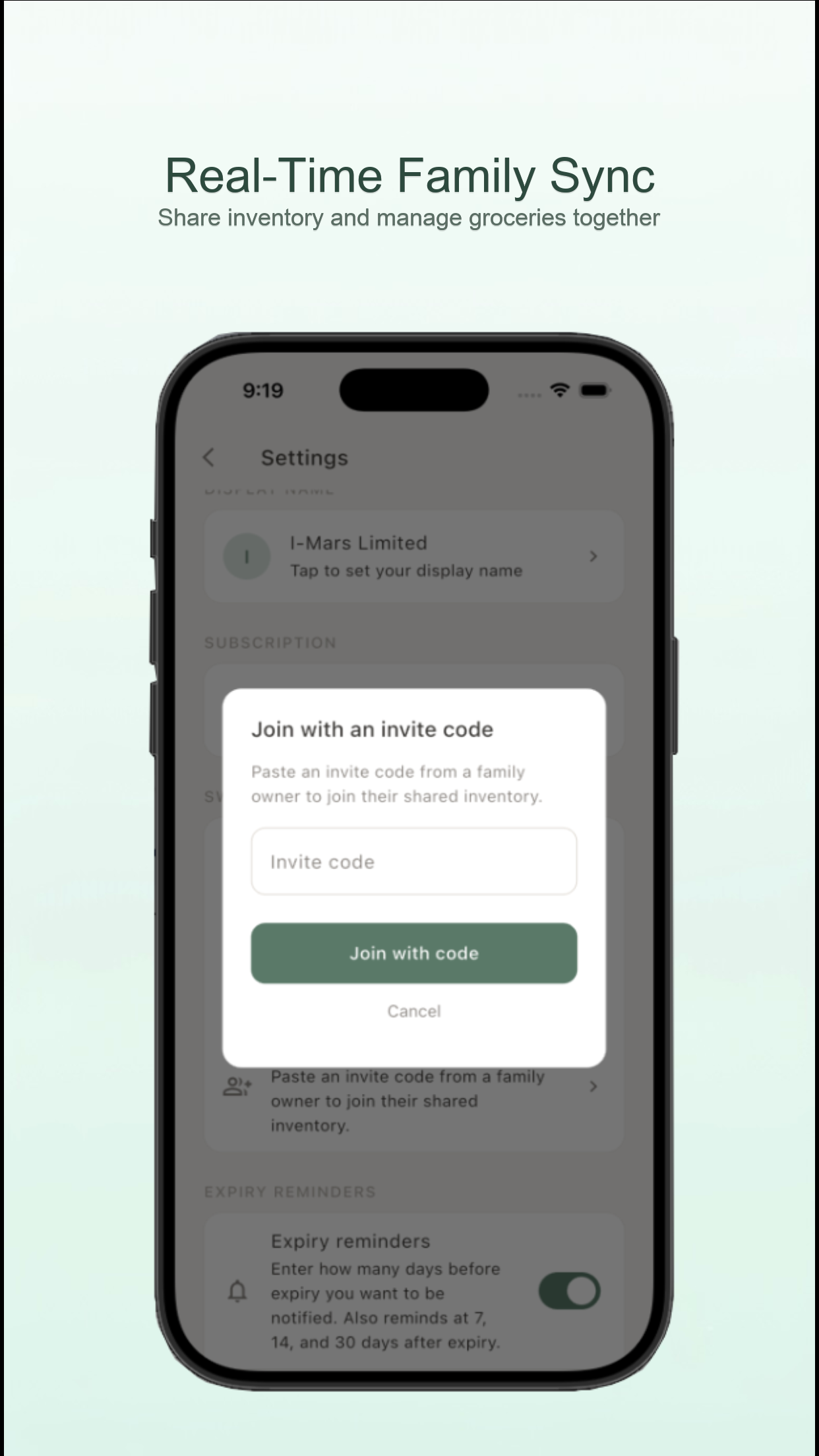 KeepFresh app screen showing color-coded expiry status by storage zone